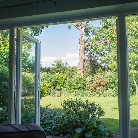 Luxury Self Catering With Cosy Cabin & Sauna In Колчестер Экстерьер фото